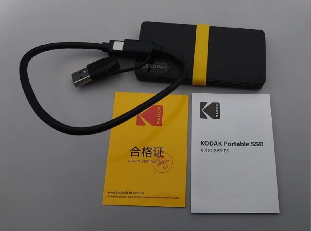 Зовнішній жорсткий SSD диск Kodak X200 1TB USB 3.1