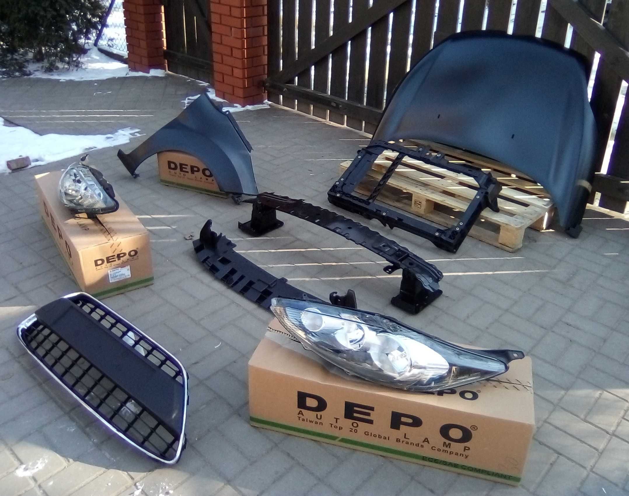 FORD FIESTA MK6 2008 + zderzak przedni +  grill chrom