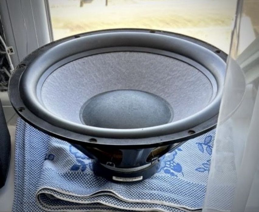 Сабвуфер 15 дюймов Rockford Fosgate