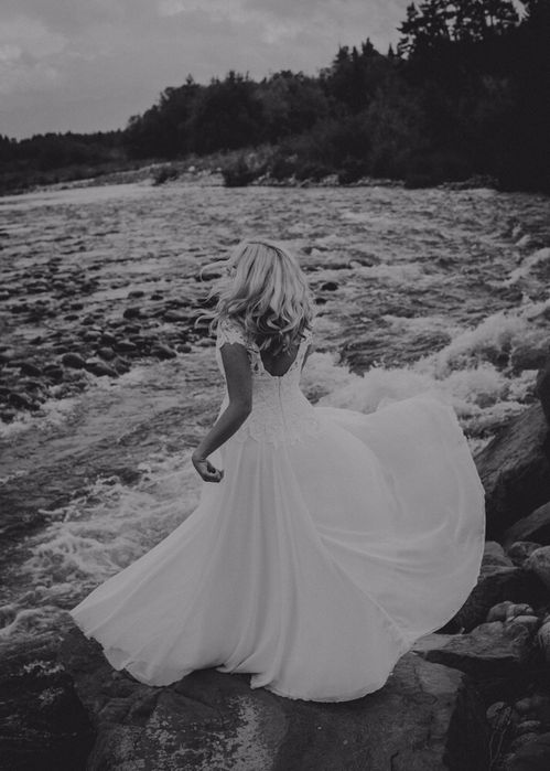 Sukienka ślubna + dopinany tren