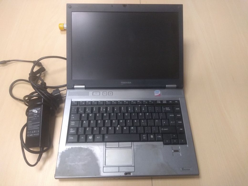 Laptop Toshiba Tecra M9-1CA rs232 uszkodzony