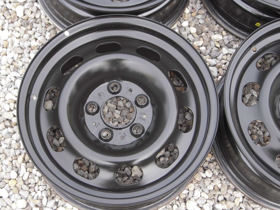Felgi stalowe 16 5x120 et33 IS33 BMW Seria 1 F20 F21