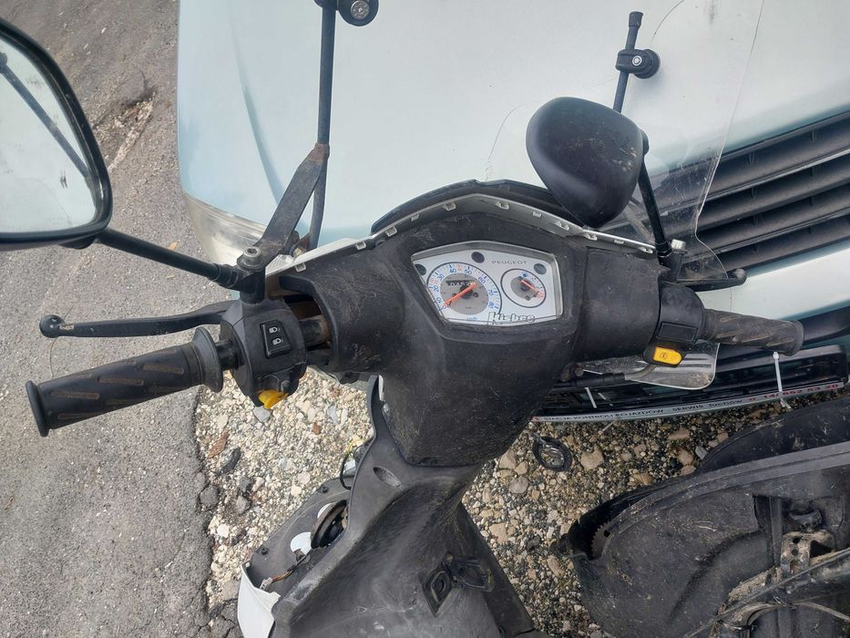Posiadam czesci skuter peugeot kisbee  50