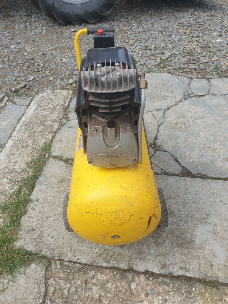 Kompresor Stanley 50l 10 bar 1.8kW 2.5 Hp