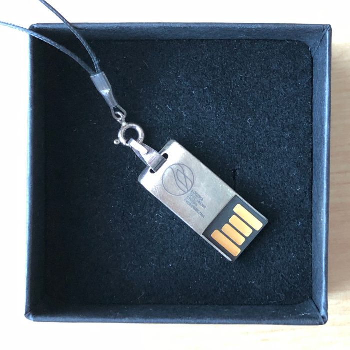 Elegancki mini pendrive / pamięć USB / zawieszka, 4 GB