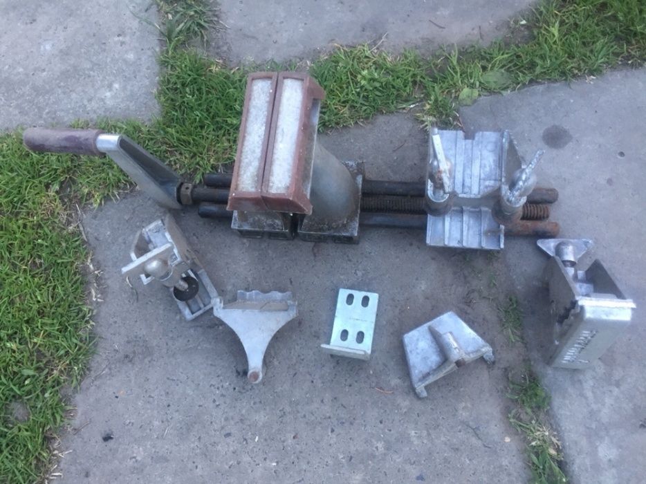 Тиски столярные.