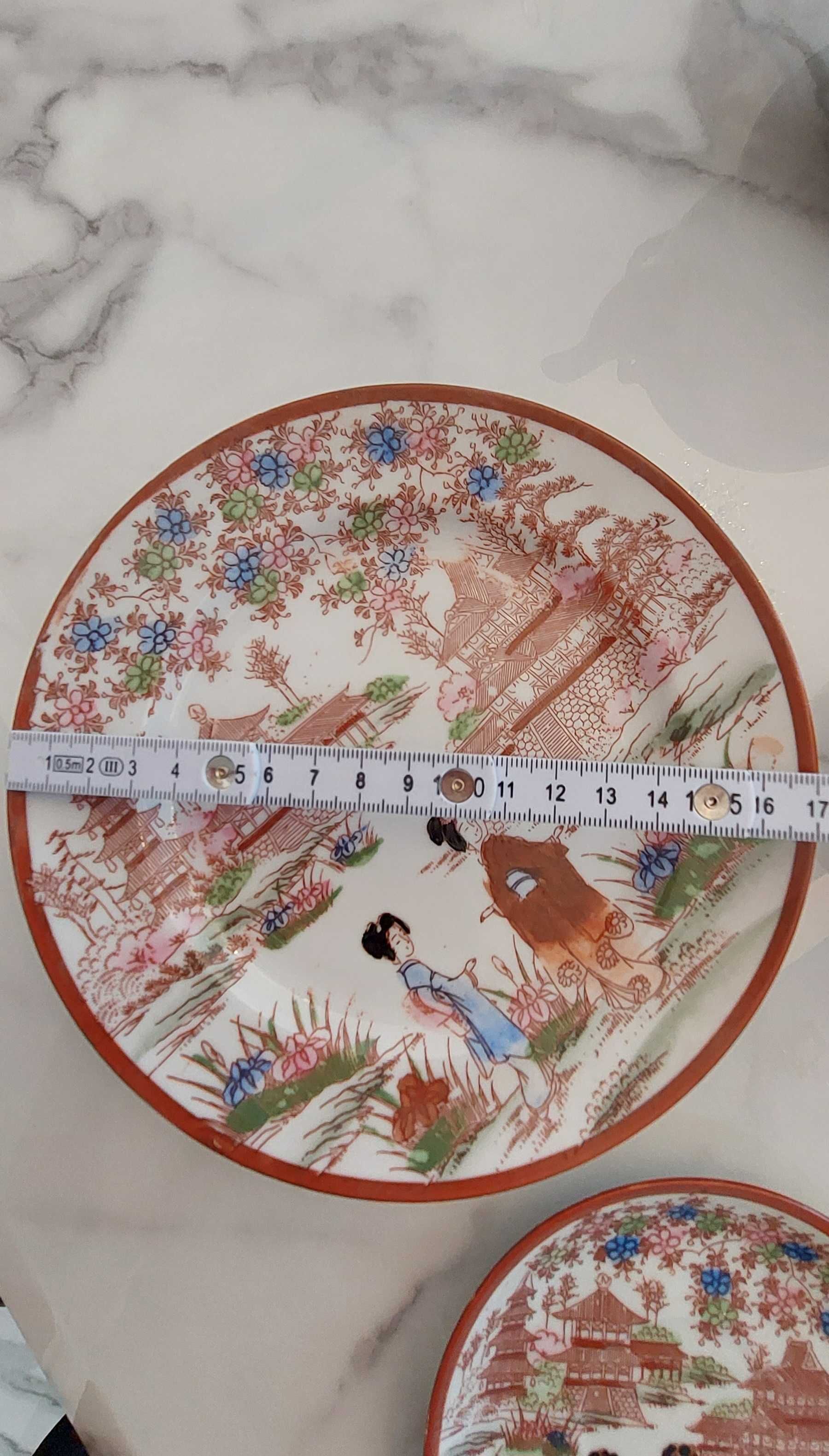 Przepiękny zestaw delikatnej, japońskiej porcelany ,16 elementowy.