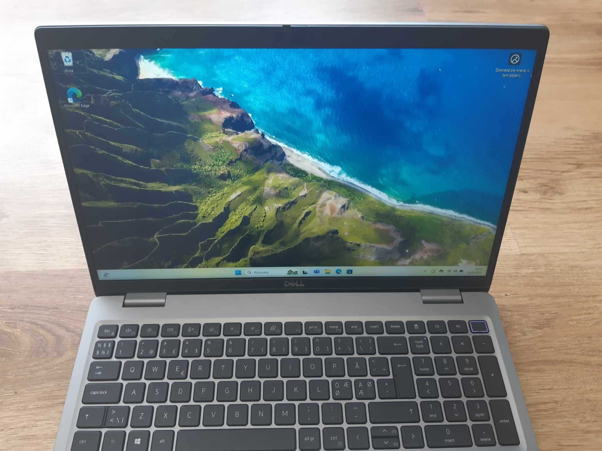 Świetny ładny Dell Latitude 5520 i5 1135G7 16 GB DDR4 1 TB SSD 15,6"