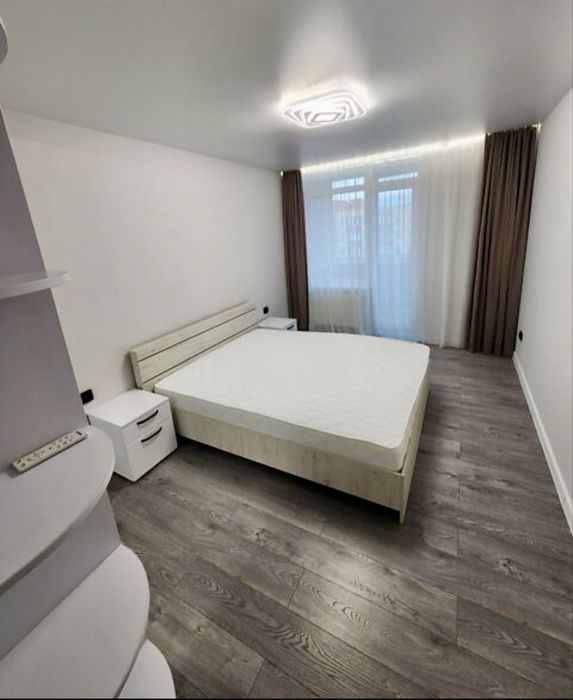 Продається квартира вул. Злуки