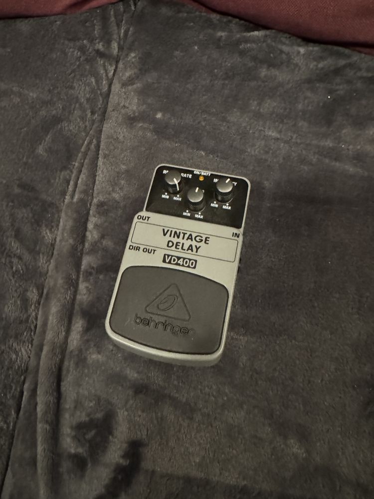 Behringer VD400 delay