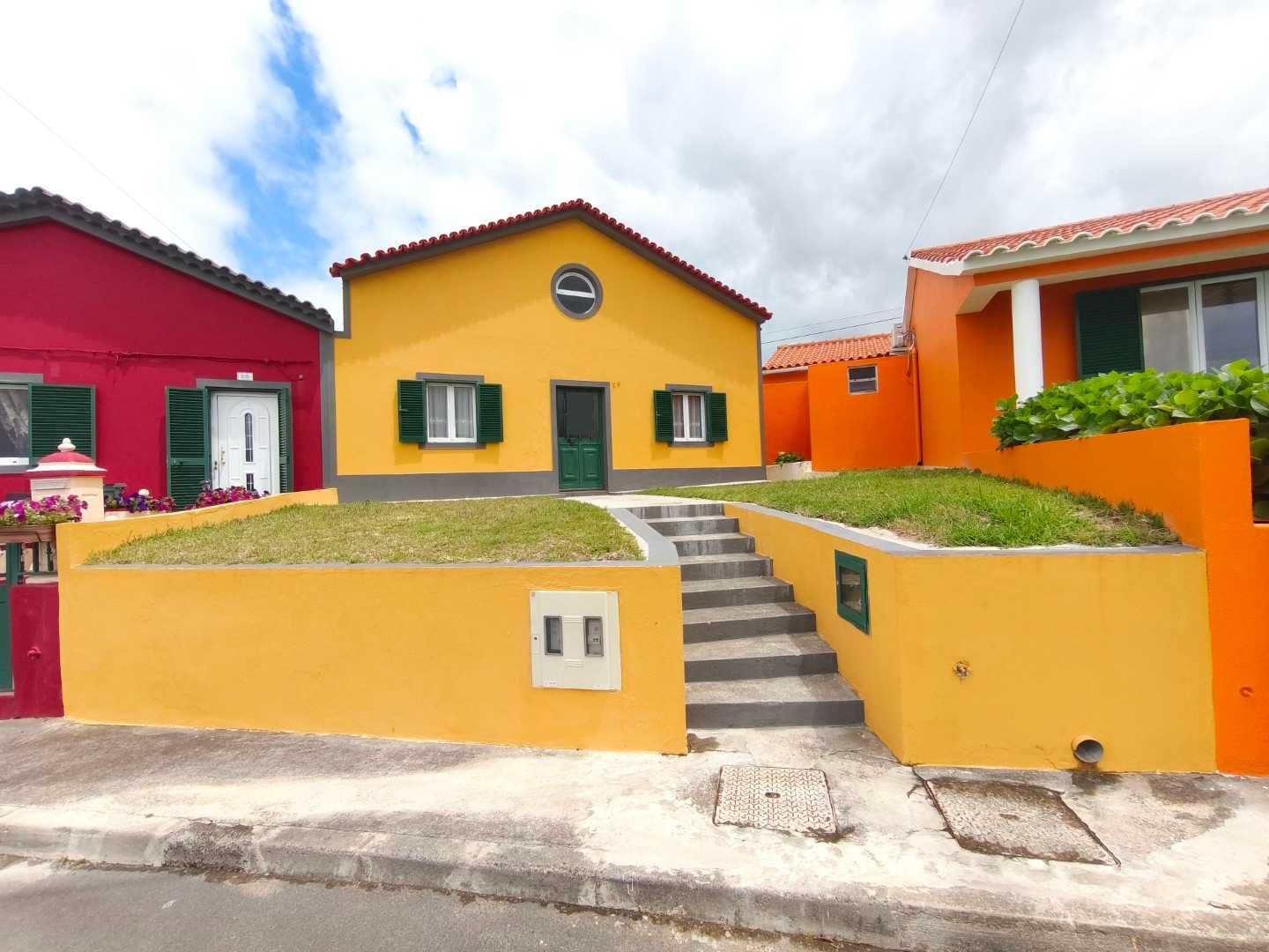 Moradia T2 | Primeira Linha de Mar | Vista Ilhéus dos Mosteiros