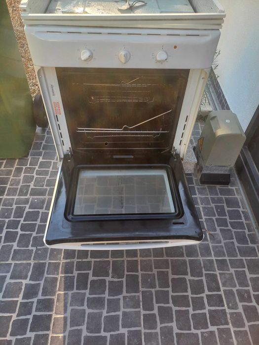 Fogão e forno de encastrar eléctrico Ariston