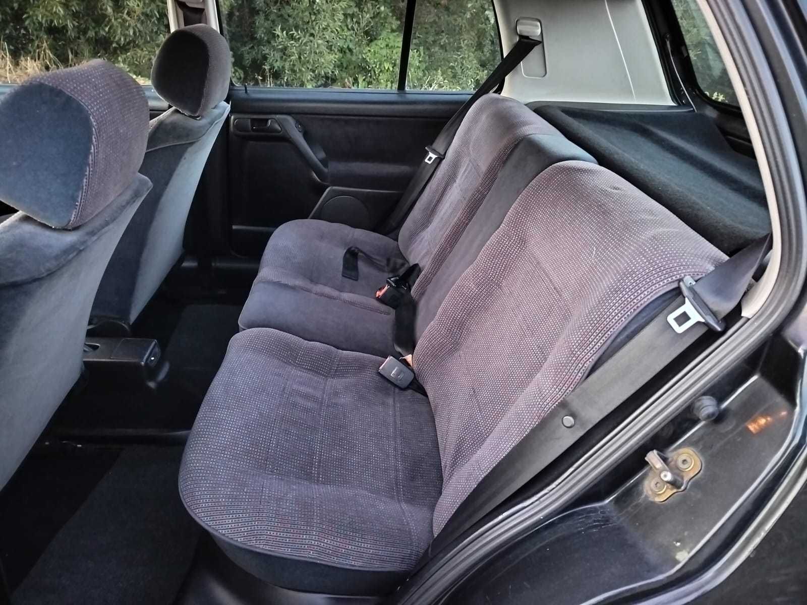 Vw Golf 1.4i - Direcção Assistida / Bom Estado