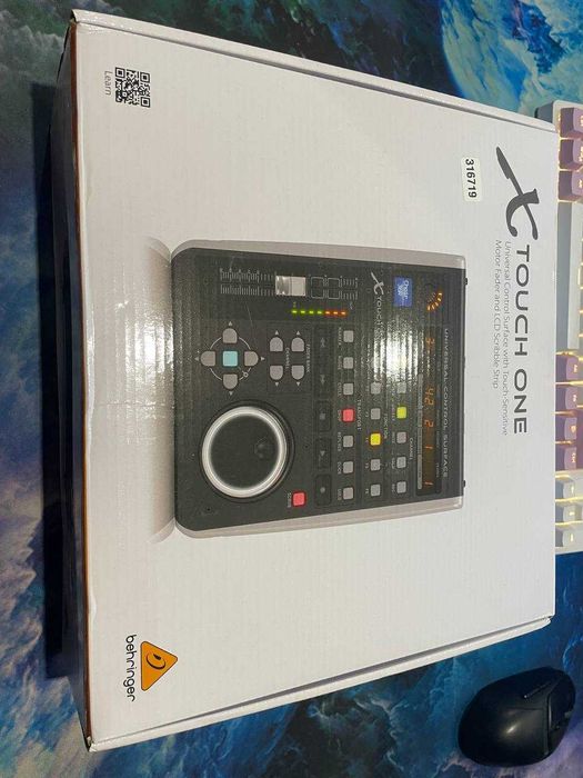 MIDI контролер Behringer X-TOUCH ONE