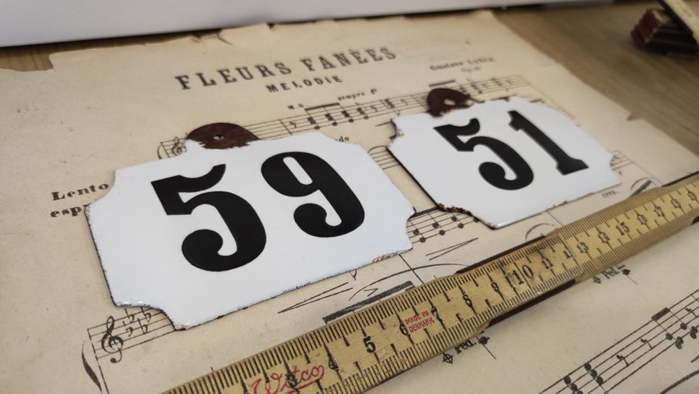 Números Esmaltados Antigos