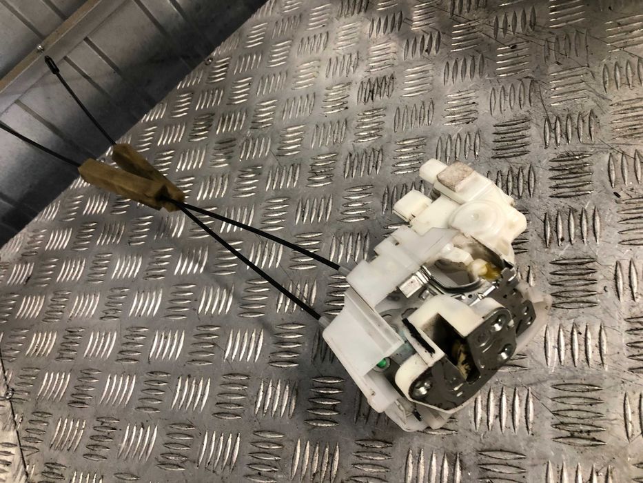 Zamek drzwi lewy przód Subaru Legacy IV 2pin Europa