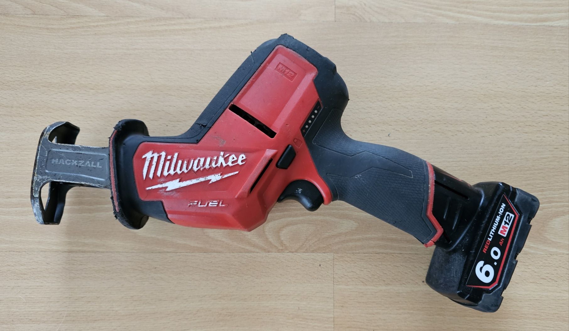 MILWAUKEE M12 CHZ Piła Szablasta Lisica Bezszczotkowa 12V LED Aku6.0Ah