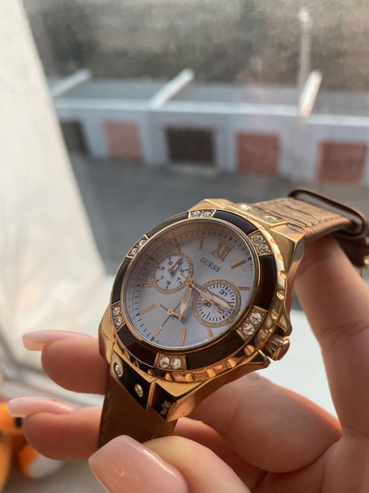 Женские Часы Guess