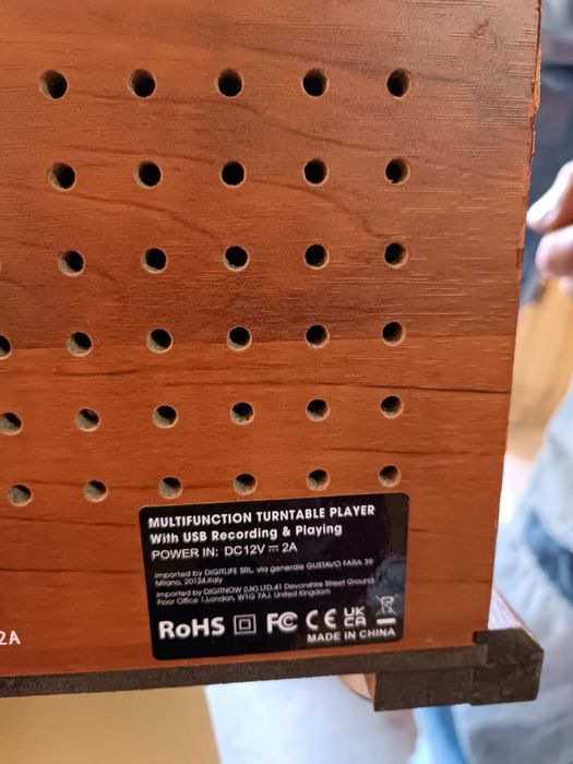 Проигрыватель для винила.