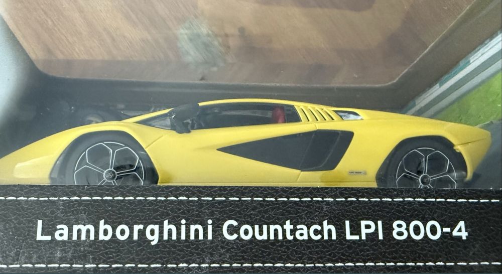 Auto zdalnie sterowane Rastar Lamborghini Countach LPI 800-4 1:16 RC