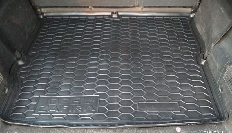 Коврик в багажник для Opel Zafira A (1999-) / Opel Zafira B 2005-