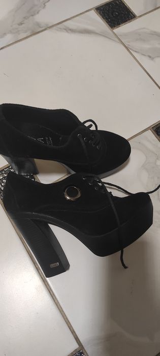 Ботинки взуття жіноче