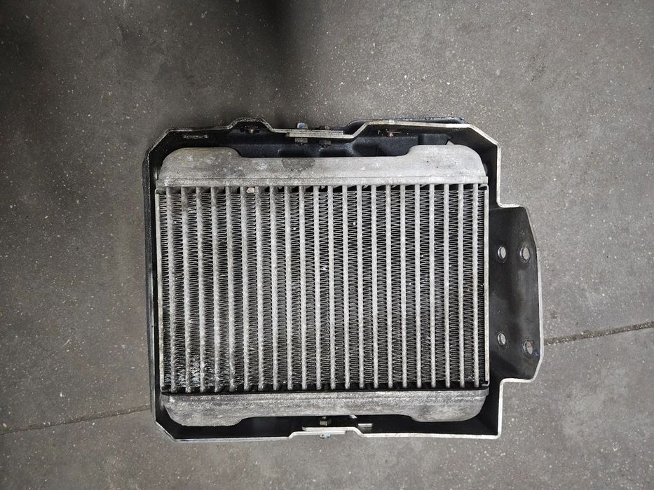 LEWA CHŁODNICA OLEJU KPL. W463 G63 AMG 4635000101