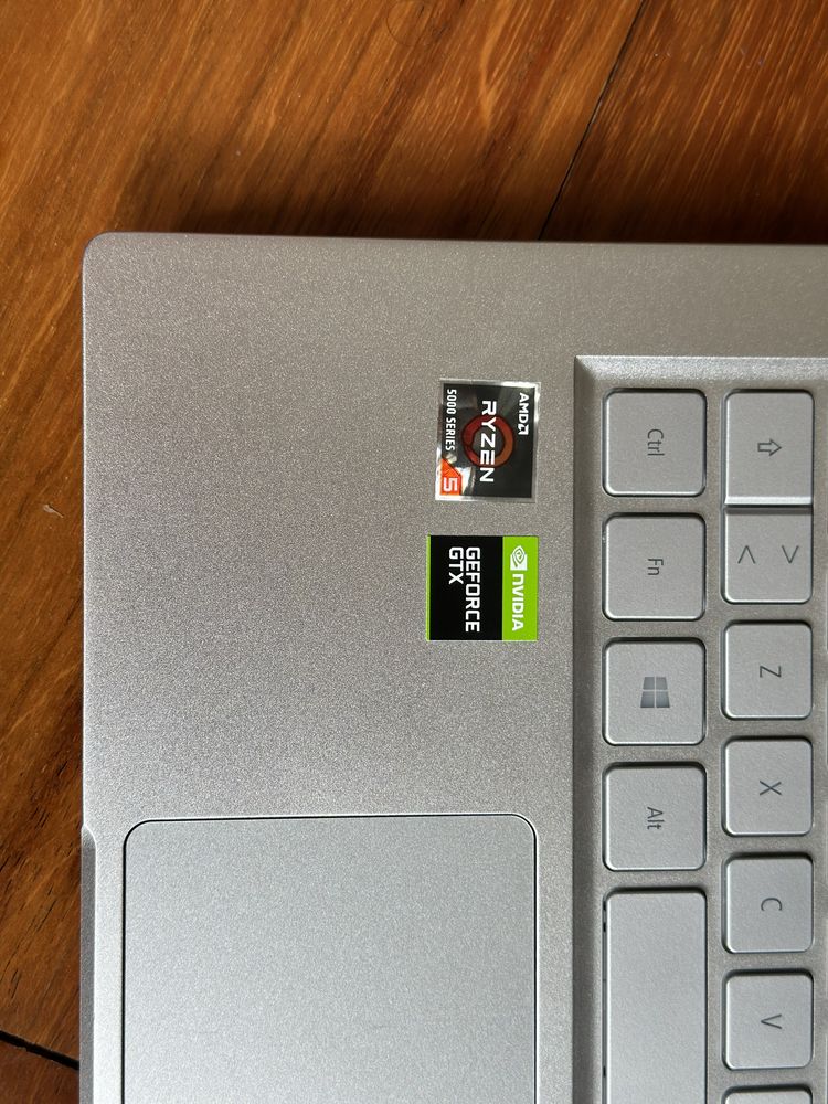 Computador Acer Swift 500GB