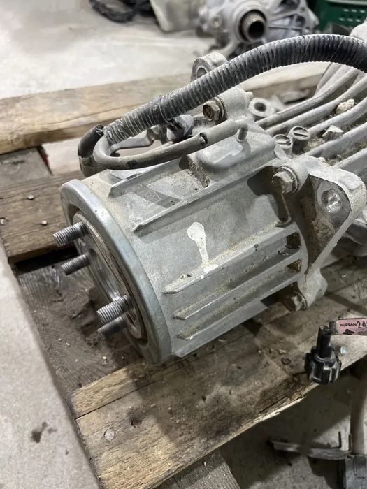 Електро-муфта, ВИКУП электромуфта, муфта  міст редуктор Nissan Ford