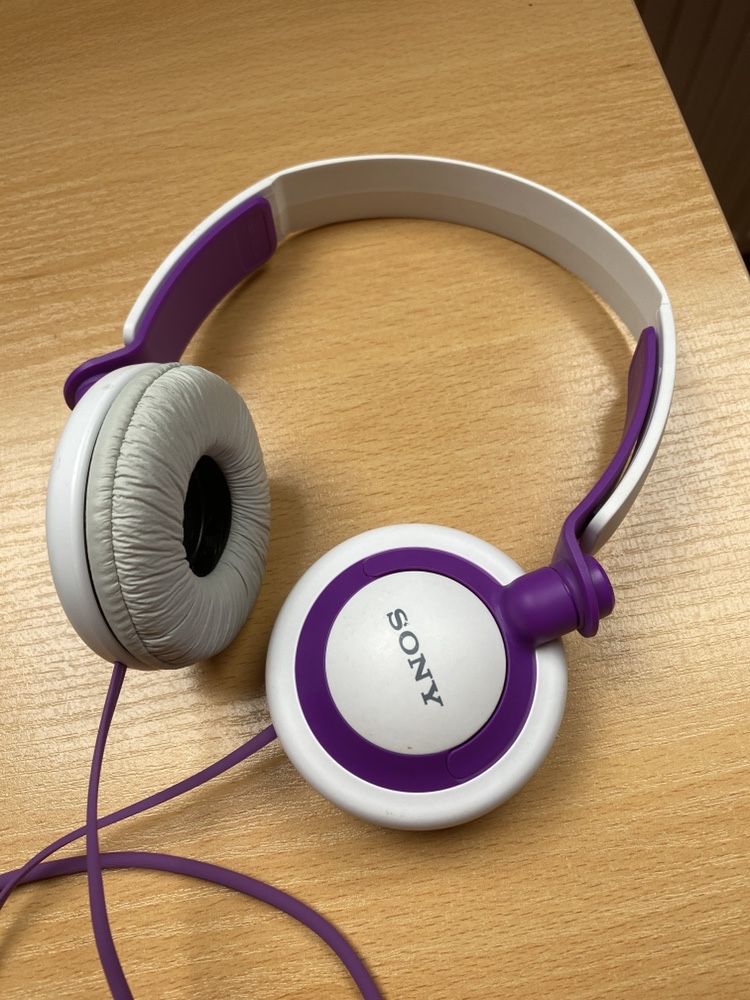 Słuchawki SONY fioletowo-białe z kablem