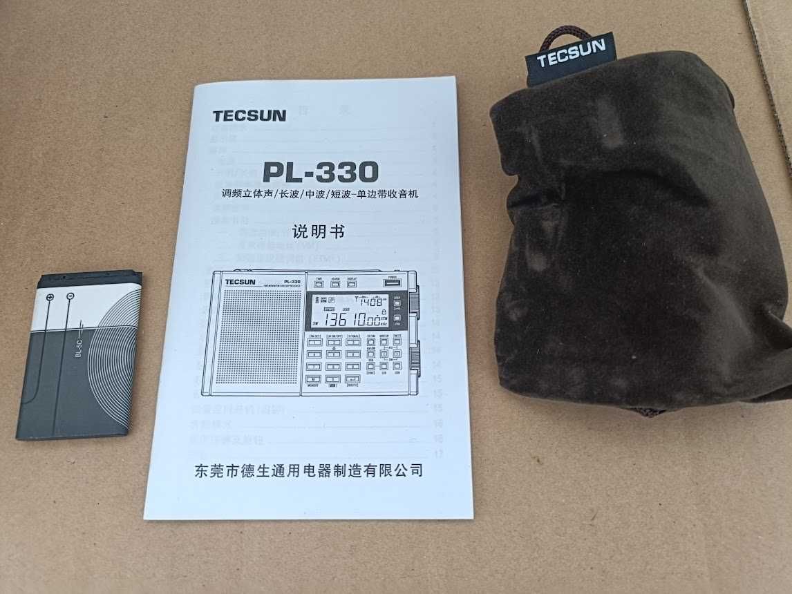 Радіоприймач Tecsun PL-330 з додатковим акумулятором, цілий, чистий.