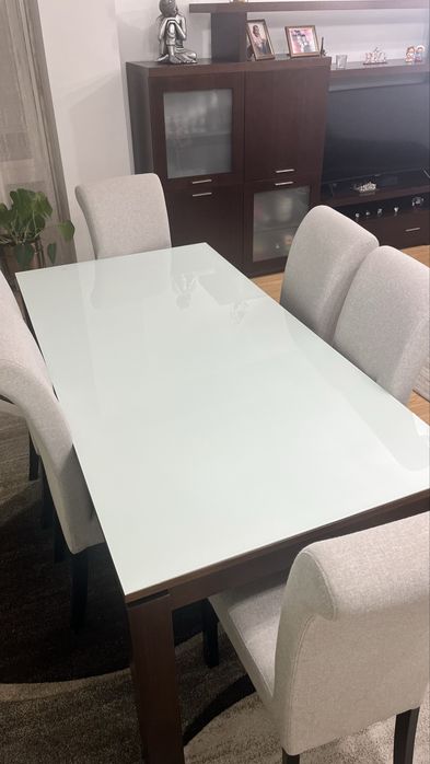 Mesa extensível com tampo em vidro (OFERTA 6 CADEIRAS)