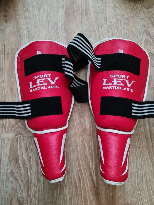 Бутси Nike Phantom 40 р рукавиці захист Venum Lev sport