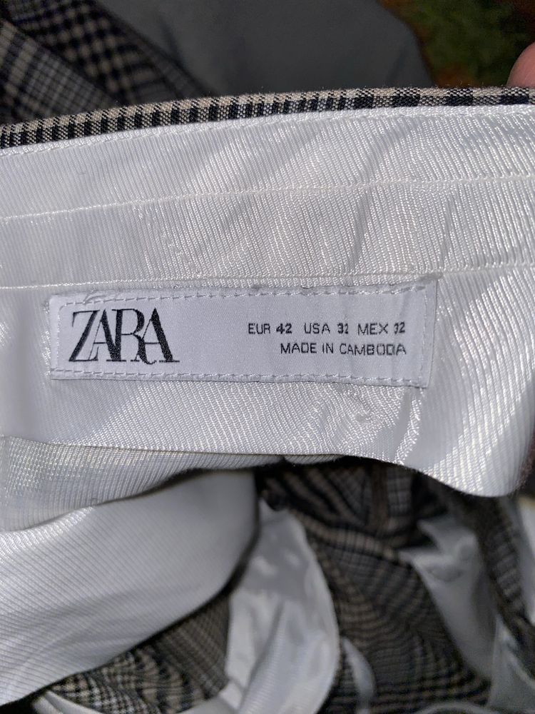 Eleganckie męskie spodnie ZARA w kratkę rozmiar EUR 42