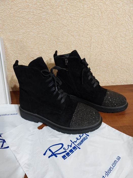 Розпродаж!Зимові натуральні ботинки.38р