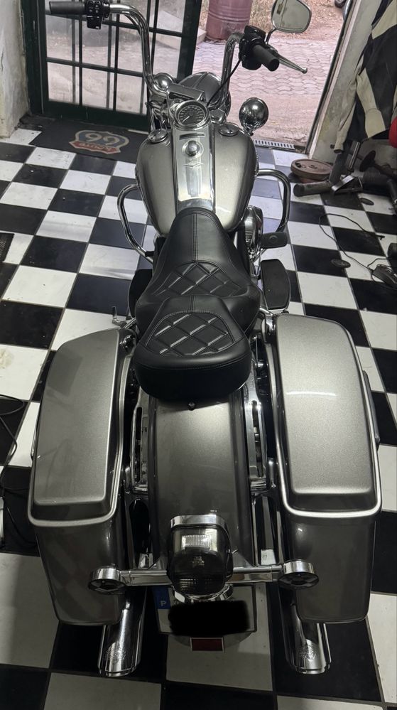 Harley Davidson roadking 103 Road King 2016