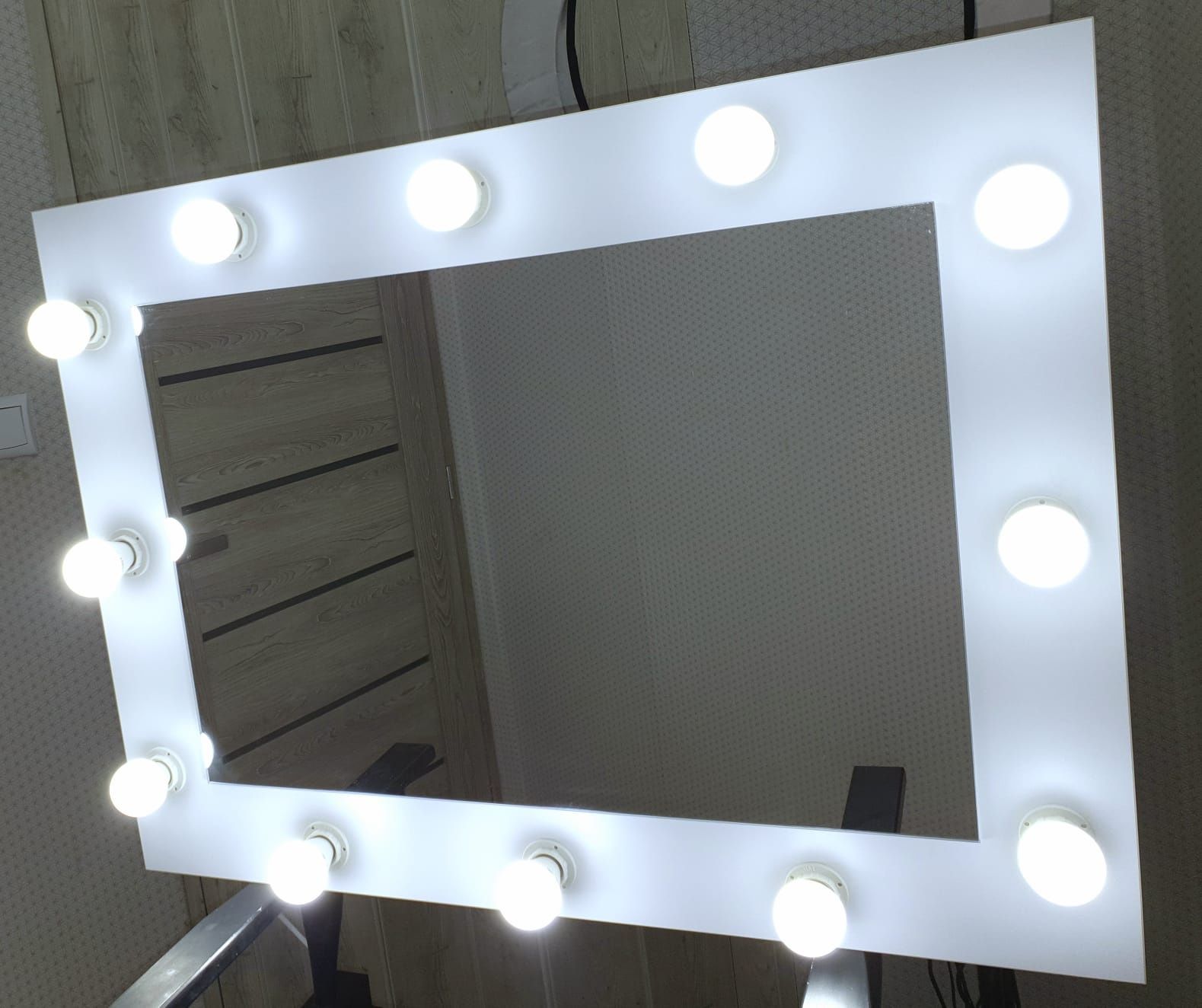 Lustro Led do makijazu 80x60 make up wizażu z zarowkami toaletka