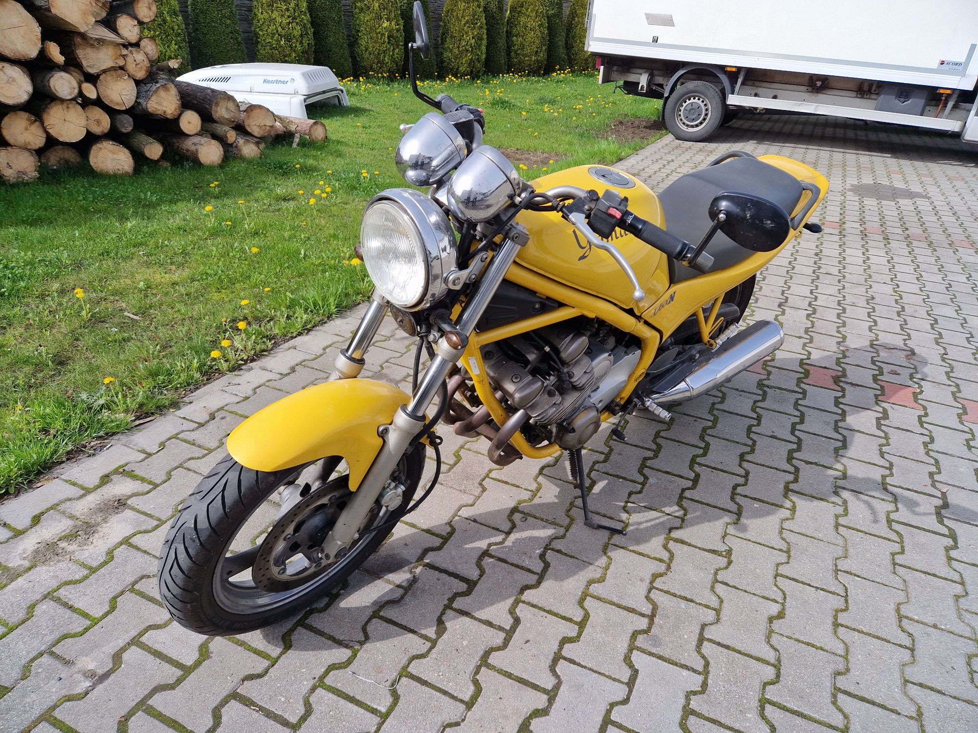 Motocykl Yamaha XJ 600 N