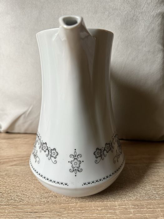 Dzbanek / mlecznik JLMENAU biały porcelana - PRL
