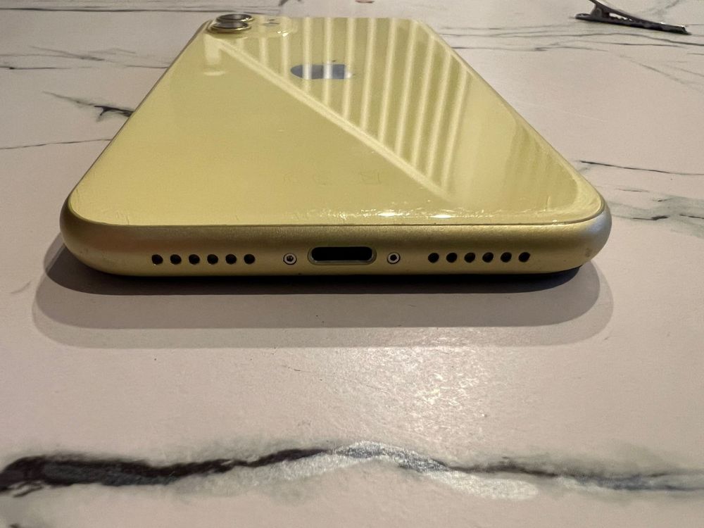 Iphone 11 kolor żółty