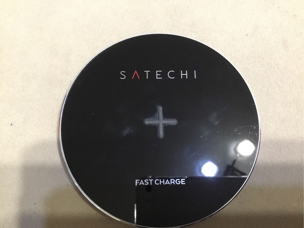 Зарядное устроиствоSatechi Wireless Charging Pad Space Grey (ST-WCPM)