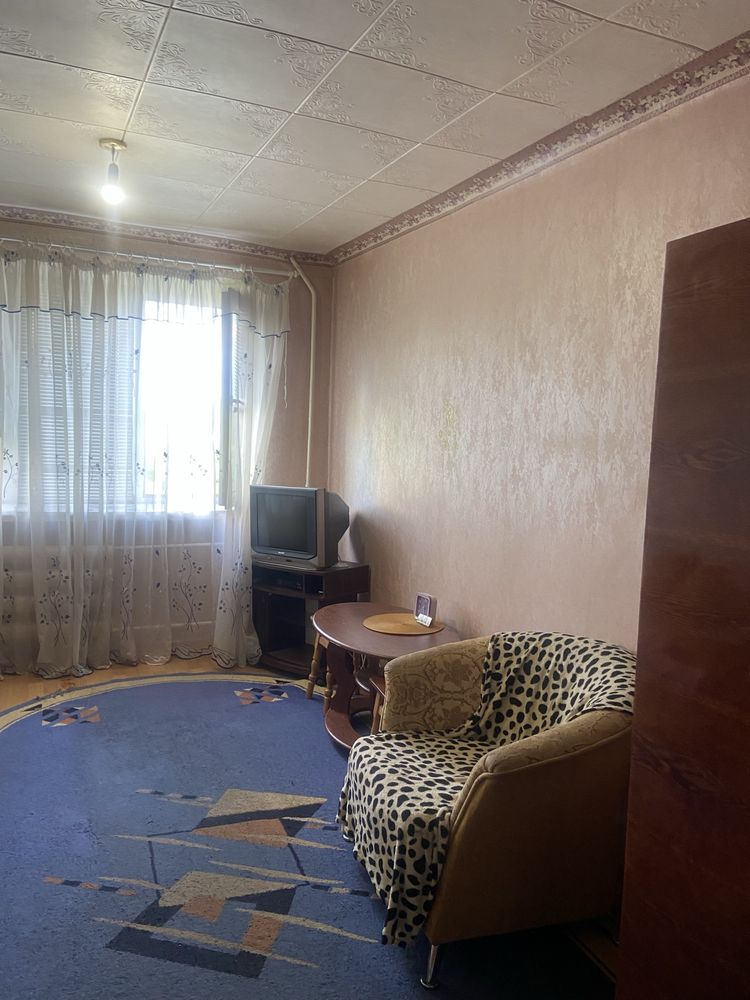 Продається кімната в гуртожитку.