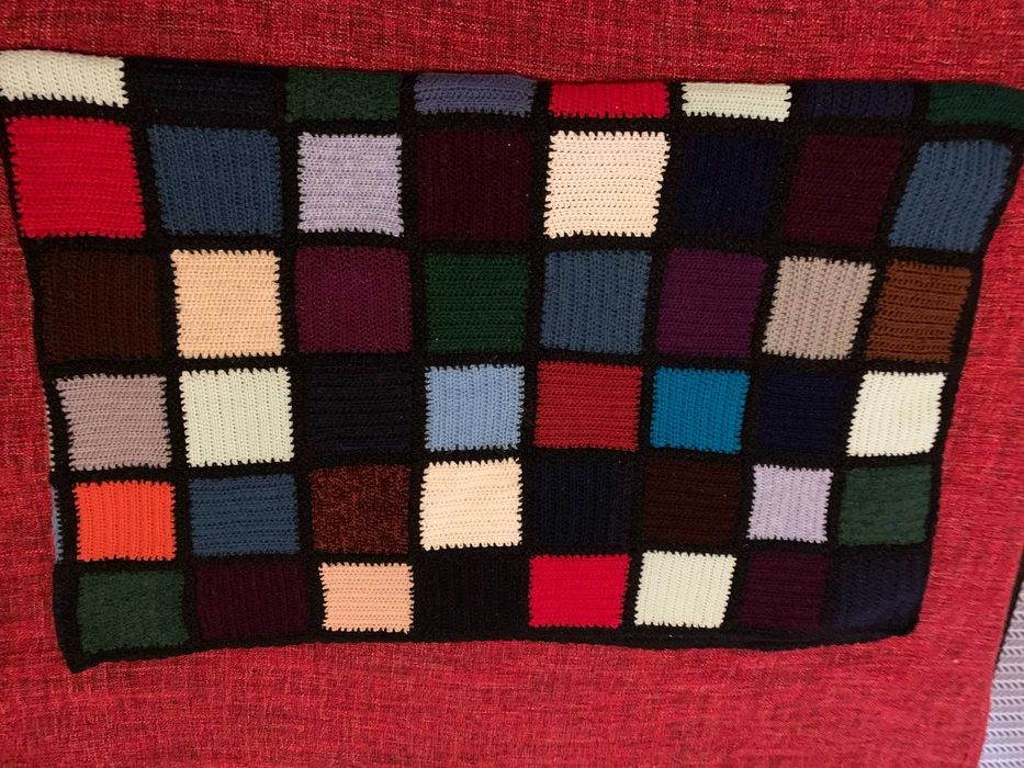 linda manta de retalho em lã feita á mão