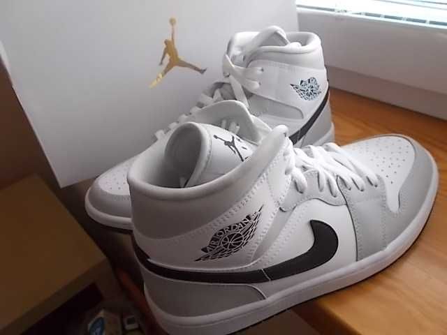 r 37,5 /23,5cm) Nike Jordan 1 Mid Light Smoke Grey Women's BQ6472,-015