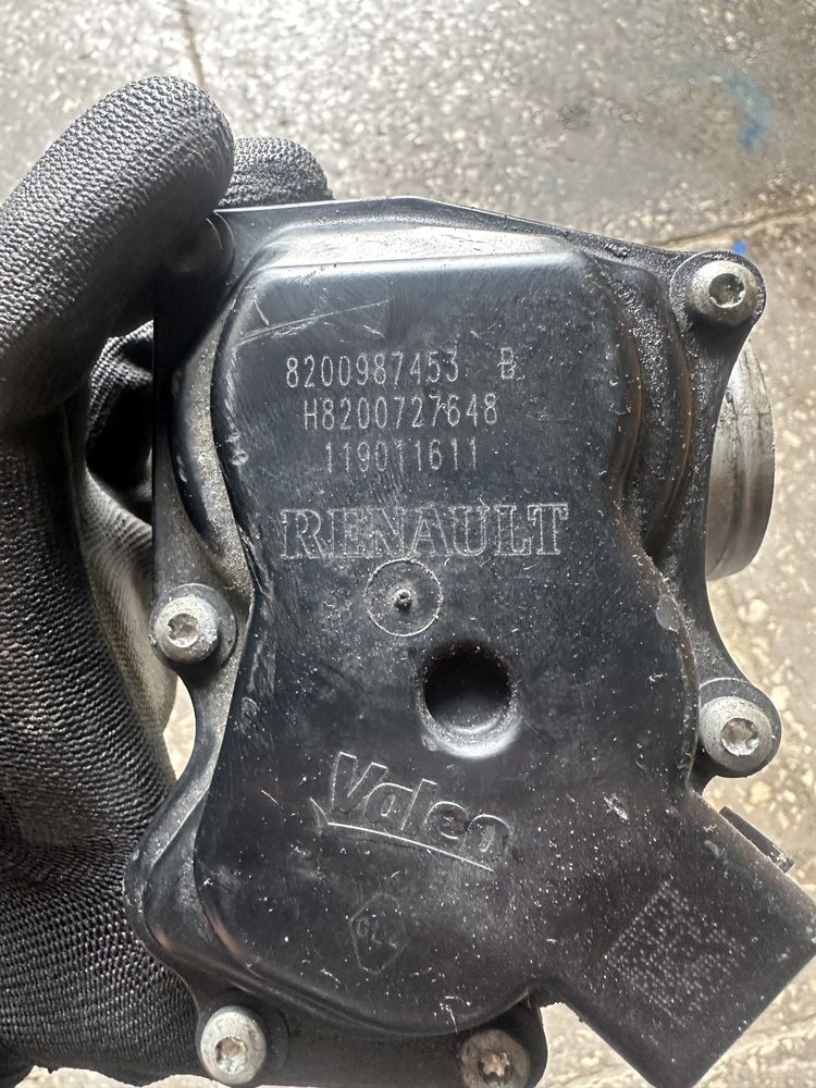 Дросельна заслонка заслінка Nissan Renault 2.0 2.3 dci 8200987453