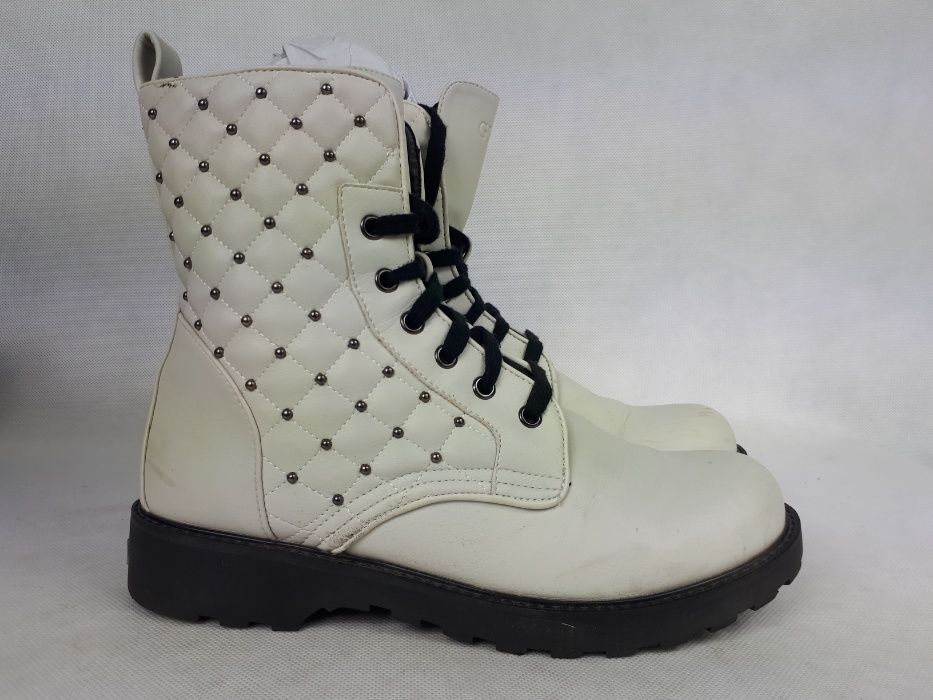 Buty trapery GUESS Ecru glany botki kozaki 41