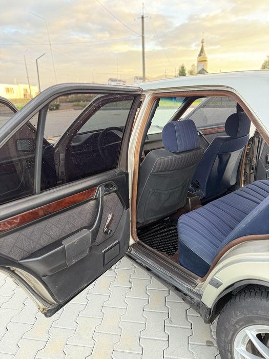 Mercedes-benz w124