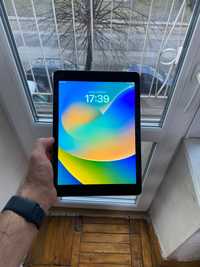 Apple iPad 6~Стан супер!!