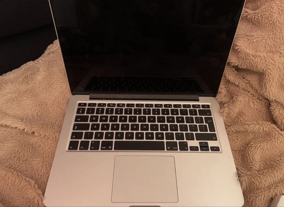 APPLE MacBook Pro srebrny (Retina, 13-inch, 2015)