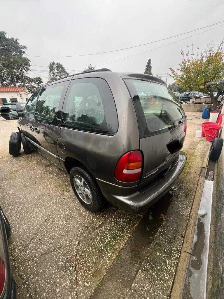 PARA PEÇAS Chrysler Voyager 2.5 a Gasóleo de 1999